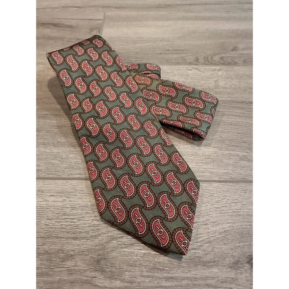 Burberry's of London Men's Tie 100% Pure Silk Hand Sewn in USA Green/Red